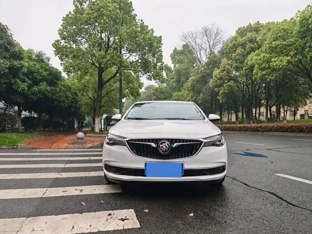 Buick Excelle — Фото автомобиля 2