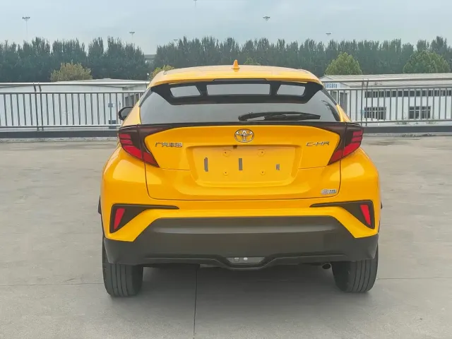 Toyota C-HR — Фото автомобиля 4