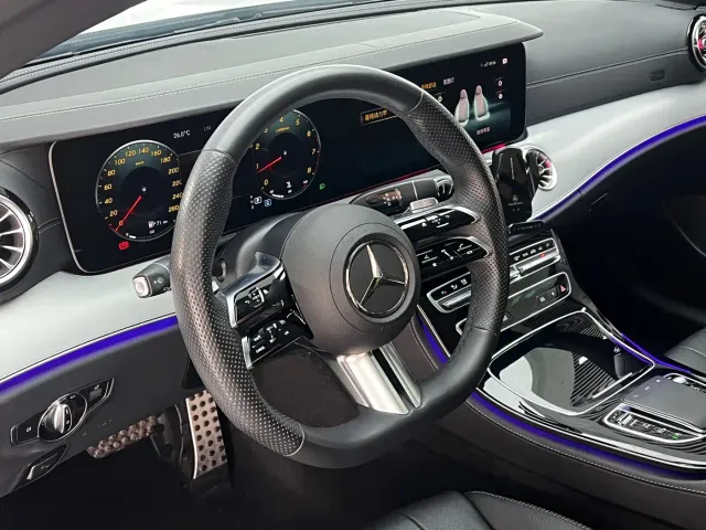 Mercedes-Benz E-Class — Фото автомобиля 14