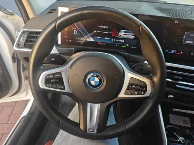BMW i3 — Фото автомобиля 14