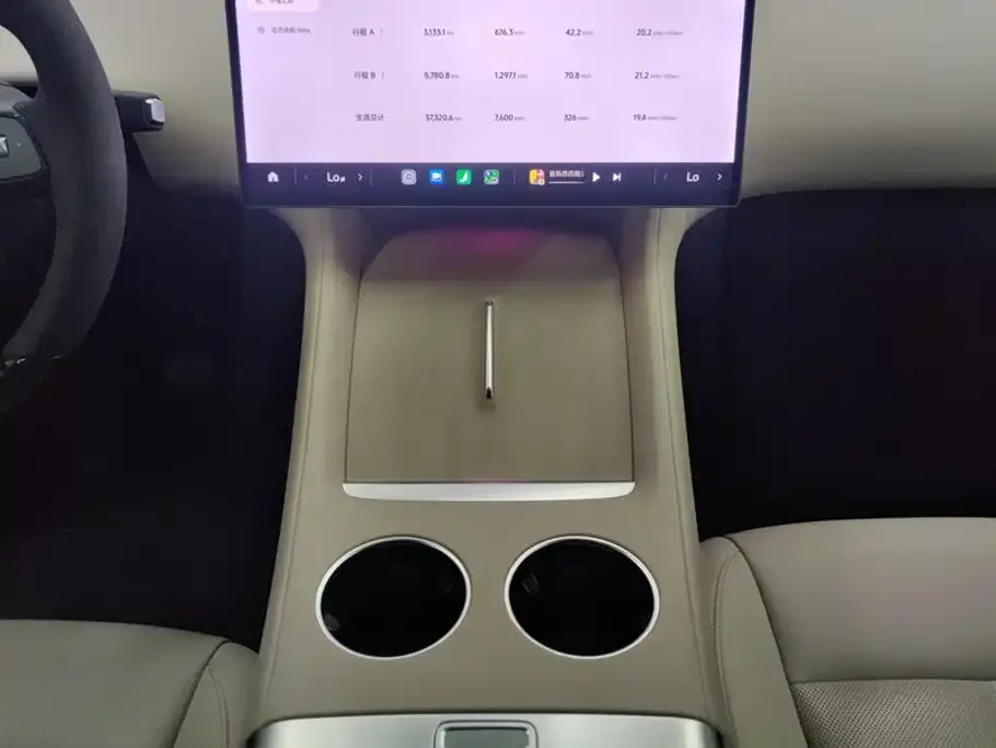 Xiaomi Auto Xiaomi YU7 2025 Ultra Long Range High Performance AWD Max Edition — Фото автомобиля 16
