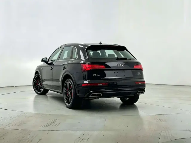 Audi Q5L — Фото автомобиля 7