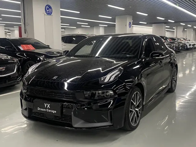 Фотография автомобиля — Lynk & Co 03