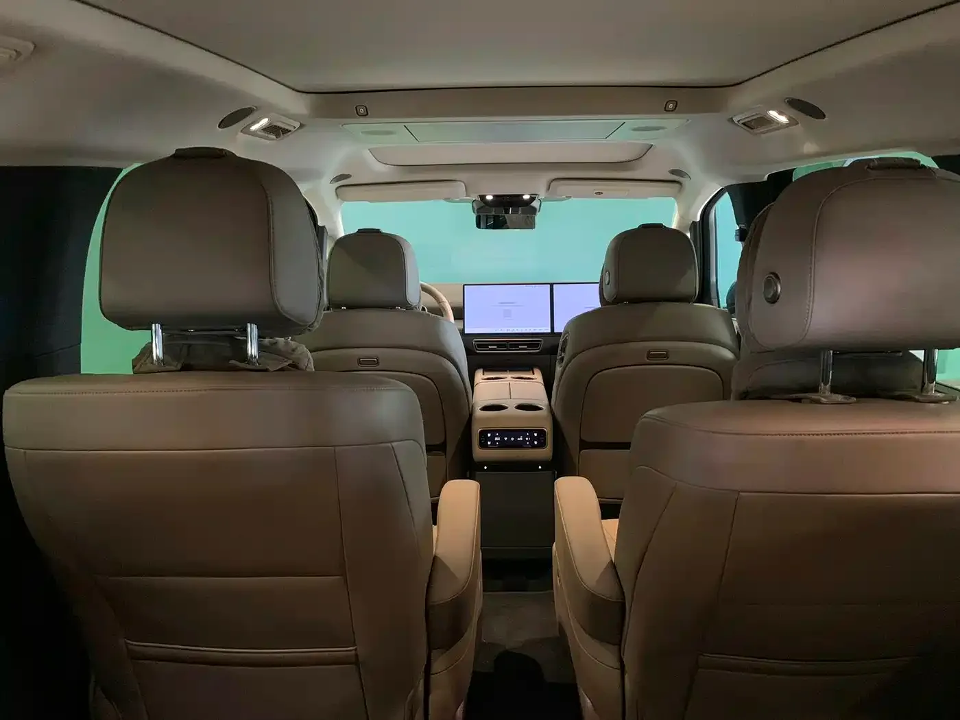 Li Auto Li Auto MEGA 2025 Model Home Family Special Edition — Фото автомобиля 9