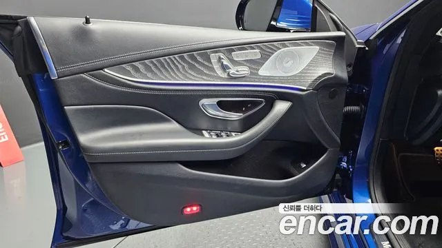 Mercedes-Benz CLS-Class — Фото автомобиля 24