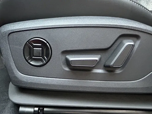 Audi Q4 e-tron — Фото автомобиля 17