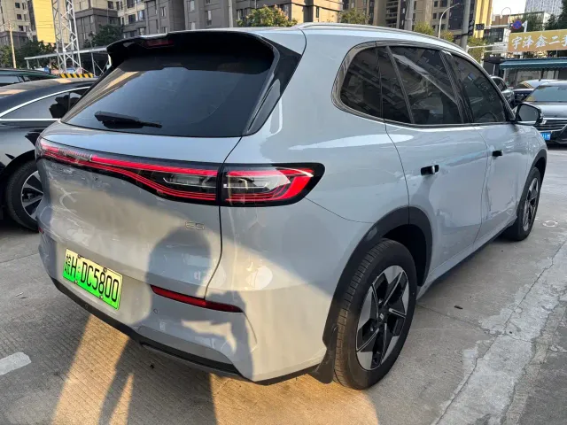 Geely Galaxy E5 — Фото автомобиля 9