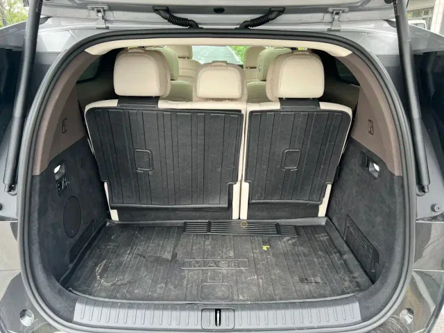 Li Auto MEGA — Фото автомобиля 25