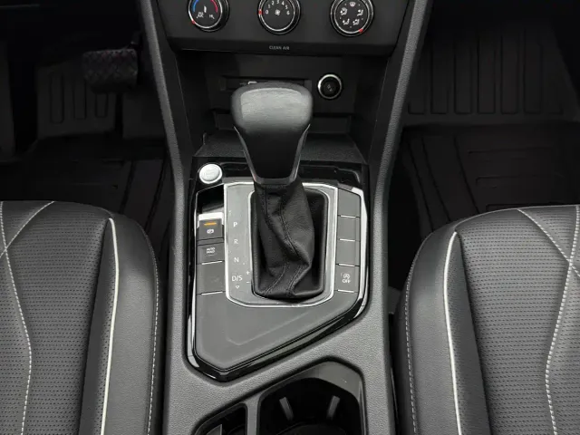 Volkswagen Tiguan L — Фото автомобиля 10