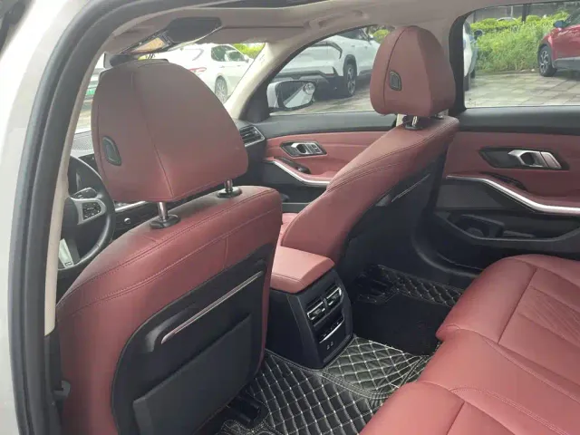 BMW 3 Series — Фото автомобиля 12