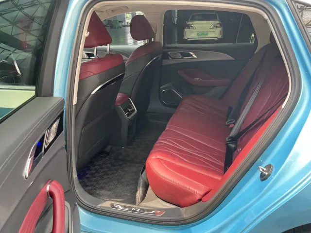 Hongqi H5 — Фото автомобиля 7