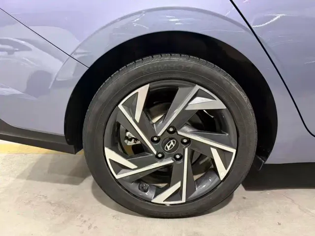 Hyundai Elantra — Фото автомобиля 13