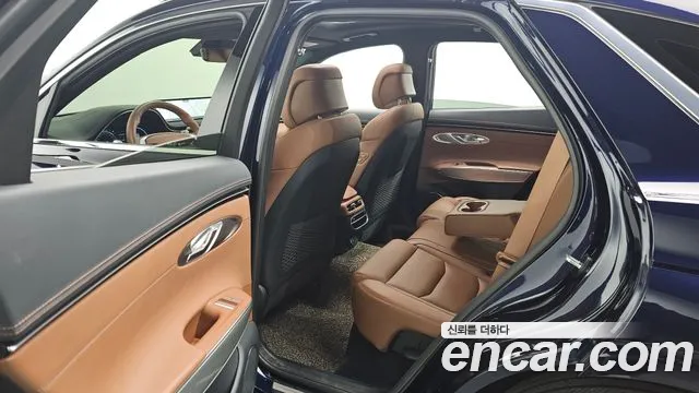 Genesis GV70 2.5T Бензин 2WD — Фото автомобиля 11