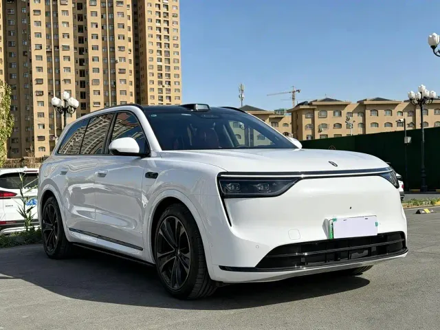 Aito M8 — Фото автомобиля 3