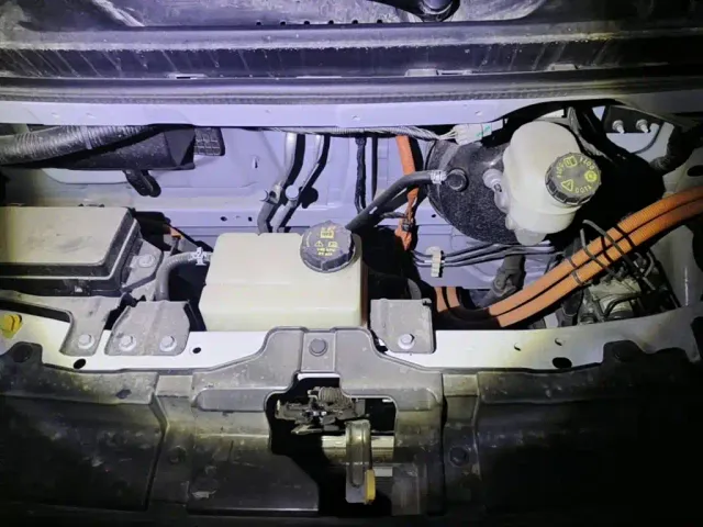 JMC E-Fushun — Фото автомобиля 3
