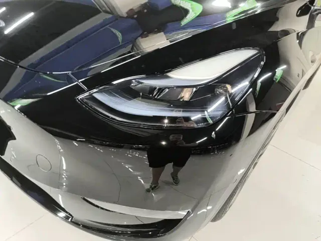 Tesla Model Y — Фото автомобиля 23