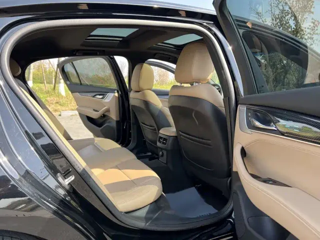 Cadillac CT5 — Фото автомобиля 14