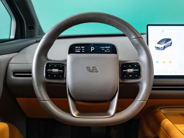 Li Auto i8 — Фото автомобиля 12