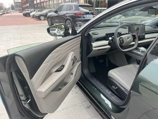 Geely Galaxy Xingyao 8 — Фото автомобиля 6