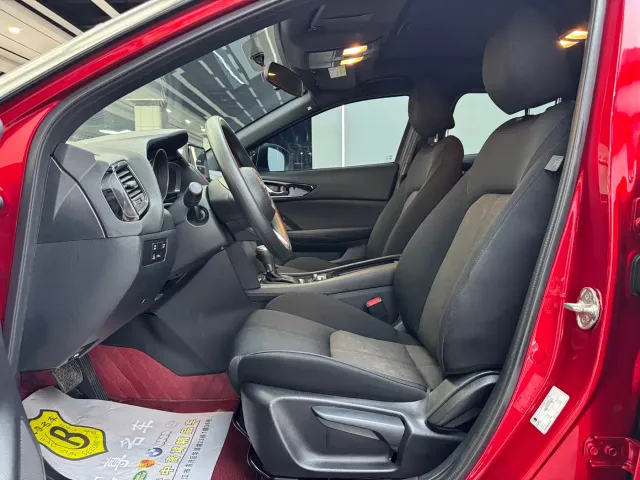 Mazda CX-4 — Фото автомобиля 7