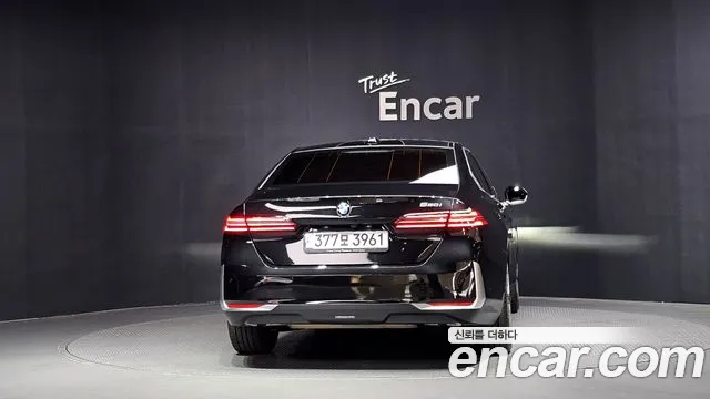 BMW 5-Series — Фото автомобиля 3