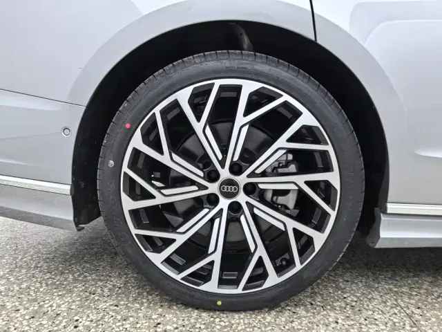 Audi A8 — Фото автомобиля 14