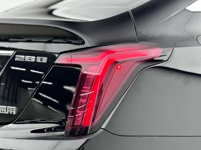 Cadillac CT5 — Фото автомобиля 9