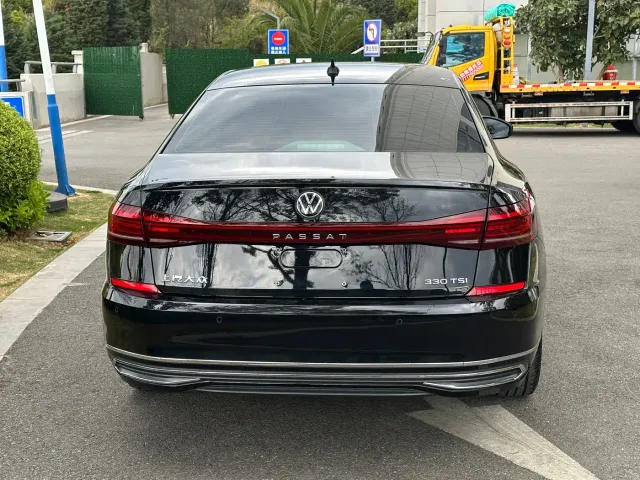 Volkswagen Passat — Фото автомобиля 5