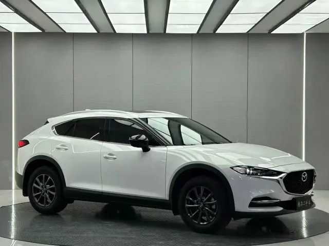 Mazda CX-4 — Фото автомобиля 6