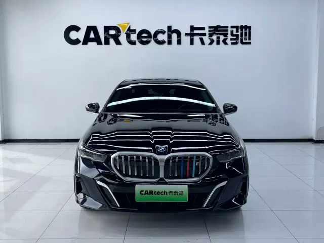 BMW i5 — Фото автомобиля 2
