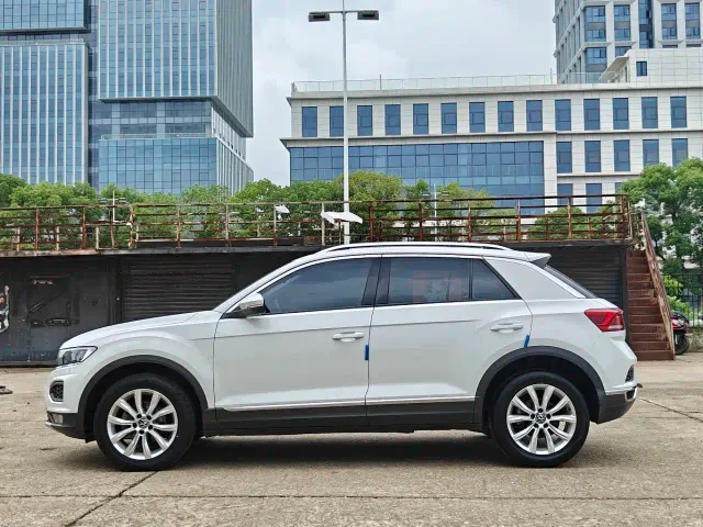 Volkswagen T-Roc — Фото автомобиля 4