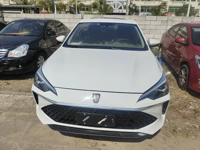 Roewe i5 — Фото автомобиля 2