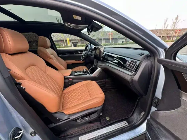 BYD Tang — Фото автомобиля 12