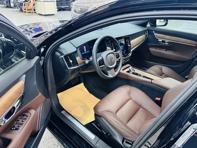 Volvo S90 — Фото автомобиля 7