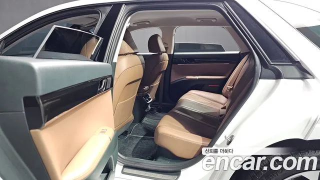 Hyundai Grandeur GN7 — Фото автомобиля 18
