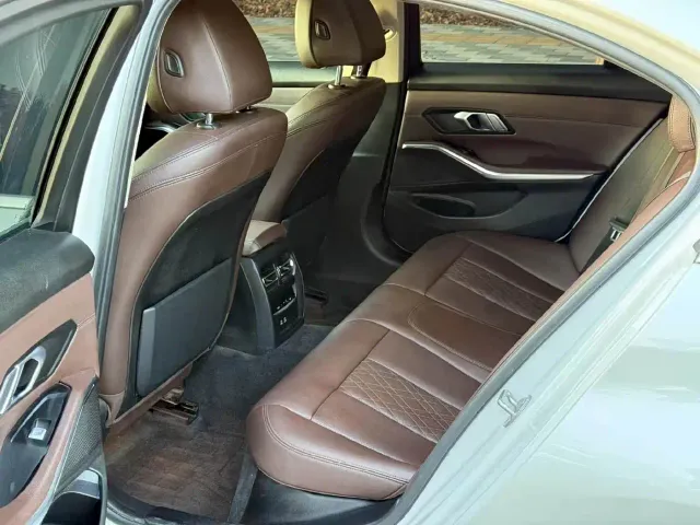 BMW 3 Series — Фото автомобиля 9