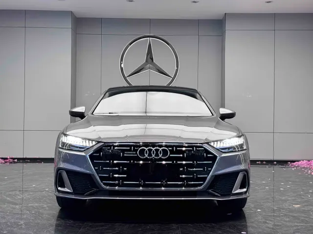 Audi A7L — Фото автомобиля 2