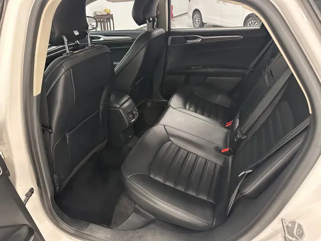 Ford Mondeo — Фото автомобиля 6