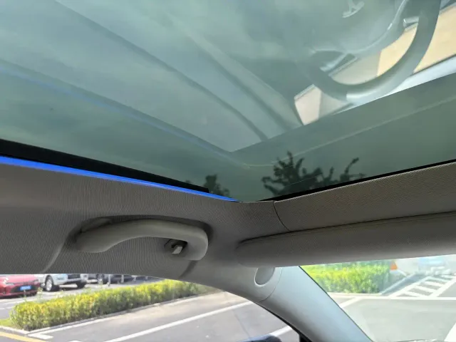Tesla Model Y — Фото автомобиля 11
