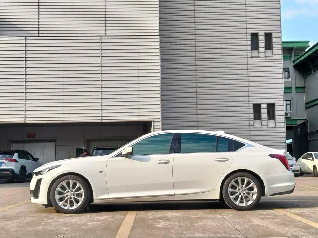 Cadillac CT5 — Фото автомобиля 18