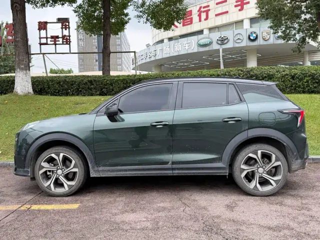 Lynk & Co 06 — Фото автомобиля 3