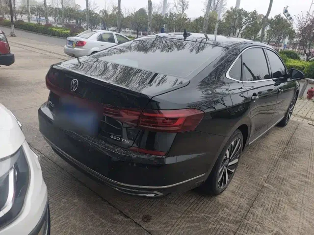 Volkswagen Passat — Фото автомобиля 4