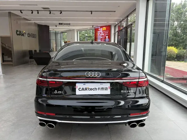 Audi A8 — Фото автомобиля 4