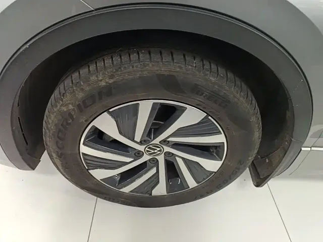 Volkswagen Tiguan L PHEV — Фото автомобиля 22