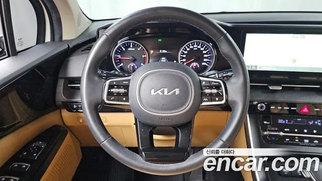 Kia Carnival Generation 4 — Фото автомобиля 16