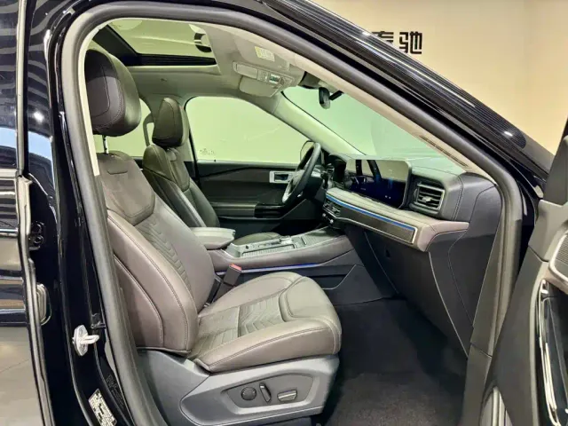 Ford Explorer — Фото автомобиля 19