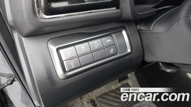 KG_Mobility_Ssangyong TIBOLI Very New Tivoli Бензин 1.5 2WD — Фото автомобиля 18