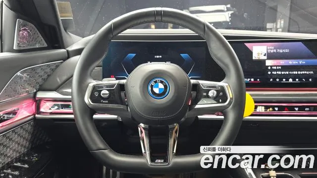 BMW i7 G70 — Фото автомобиля 13