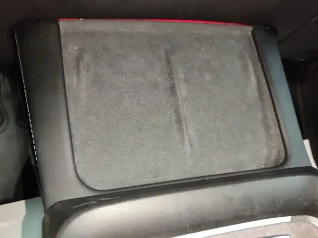 Tesla Model Y — Фото автомобиля 8