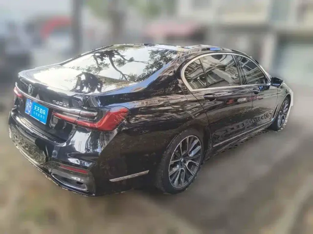 BMW 7 Series — Фото автомобиля 5